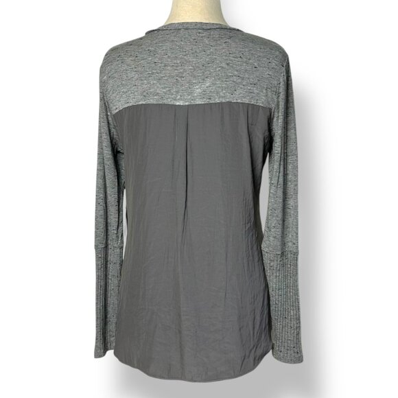 NWT Lola & Sophie Slub Jersey Tee Long Sleeve V-Neck Woven Back Gray Grey Sz XS - Picture 2 of 9